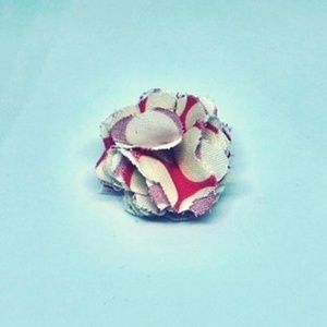 Red/Cream Flower Lapel Pin